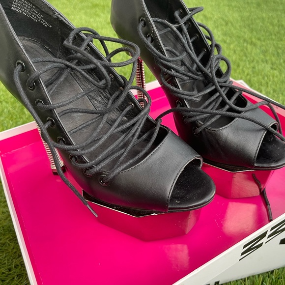 Jenniferchou.com - Picture 3 of 7